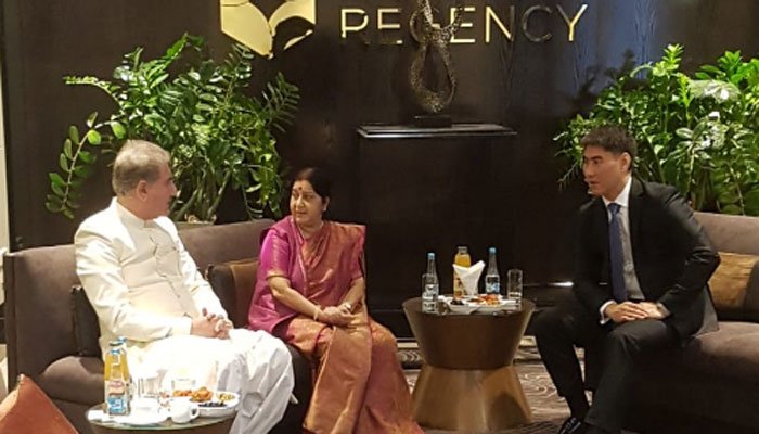 Pakistani Media cropped this image of Former deceased Indian Foreign Minister Sushma Swaraj in Kyrgyzstan to make it look like a bilateral meet.
