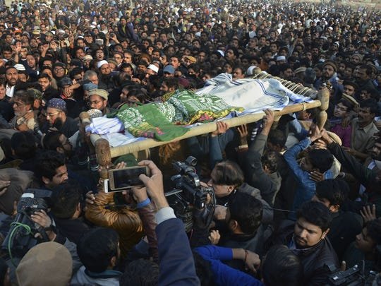 Rapistan Synonym to Pakistan: People participating in the 7-year-old Zainab’s funeral
