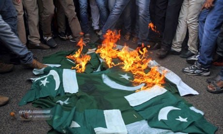 New Governments of Balochistan and Sindhudesh to be formed in Exile very soon : Civilians in Pakistan occupied Sindh burning flag of Pakistan